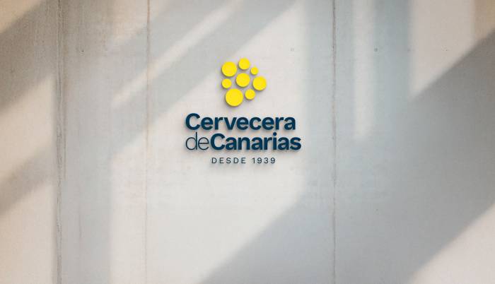 Cervecera de Canarias invierte 12 millones en modernizar su planta y crece un 14,5 por ciento en facturación