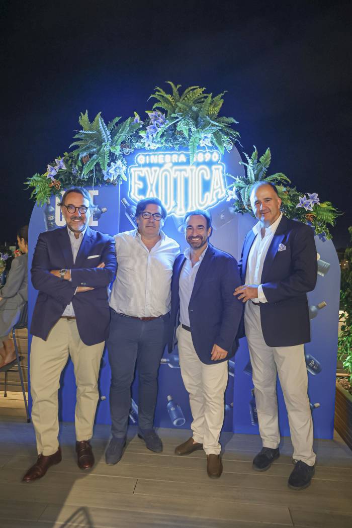 Exótica Gin 1890 lanza campaña en Andalucía para conquistar a jóvenes con mora y canela