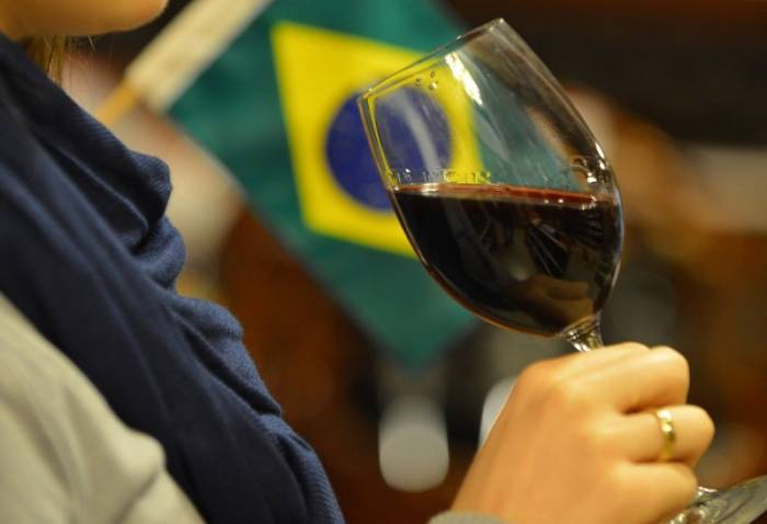 Distilled Spirits Sales Plunge 25% Nationwide in Brazil Amid Methanol Poisoning Fears