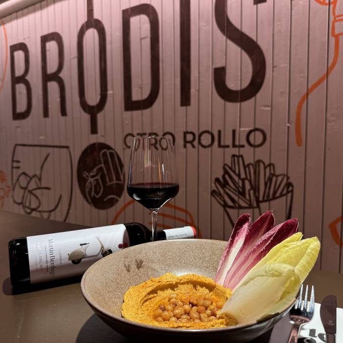 Brodis celebra Halloween en Malasaña con hummus de calabaza y vinos “frikis”