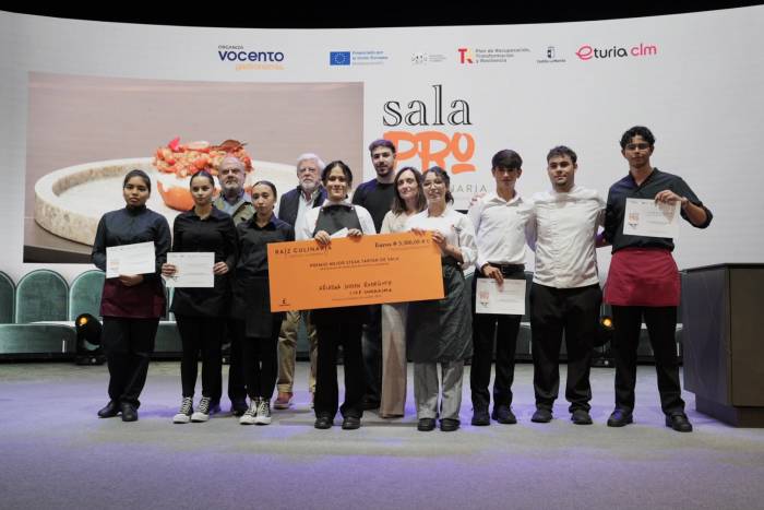 Más de 8.000 vinos y 800 copas por servicio en El Celler de Can Roca marcan el pulso de la sala