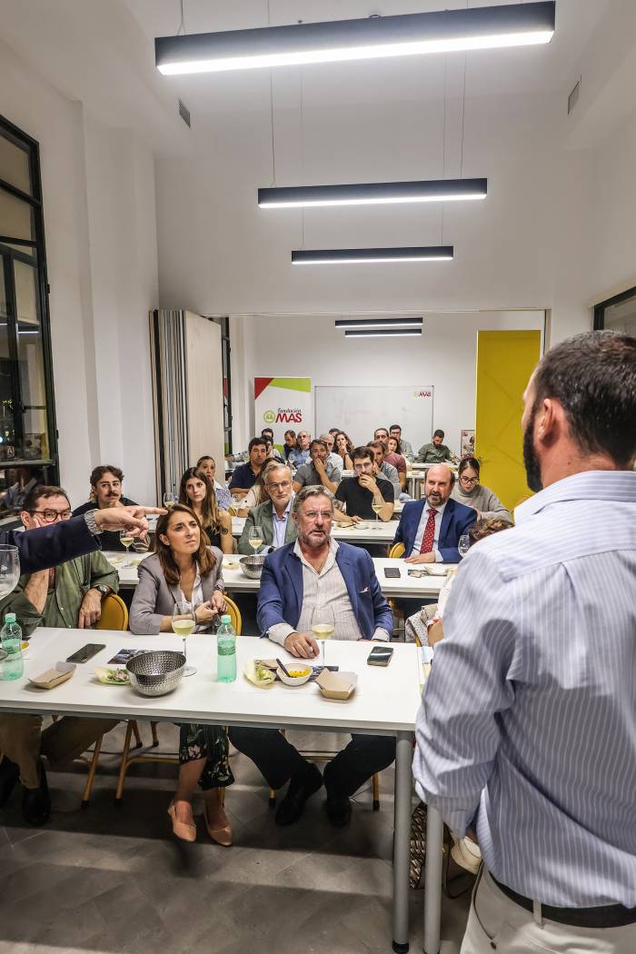 La producción acuícola ya supera a la pesca extractiva a nivel mundial según expertos en Sevilla