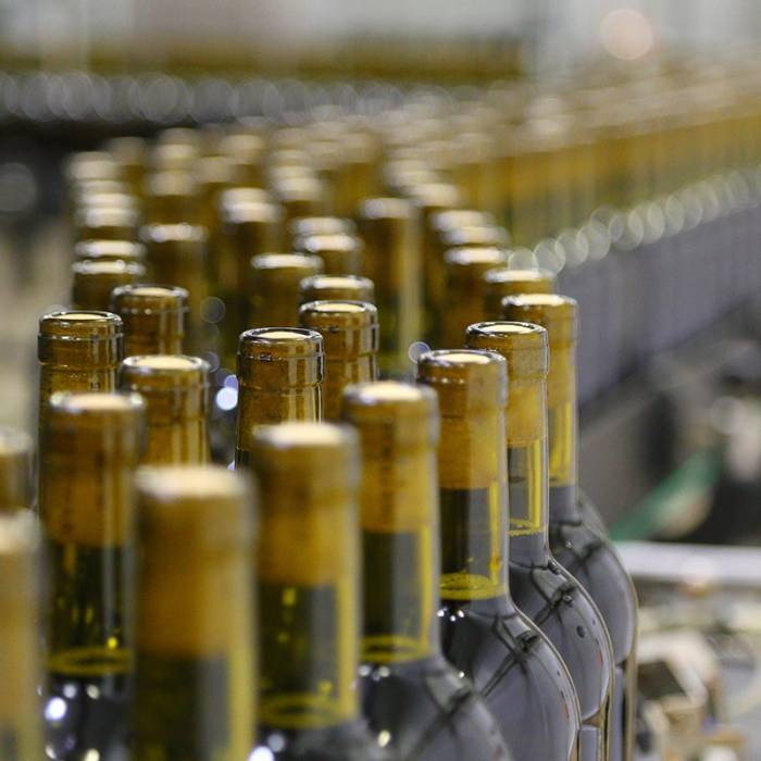 El comercio mundial de vino cae un 3,7 por ciento en valor y un 2,3 por ciento en volumen en el primer semestre