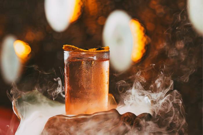 Shôko celebra Halloween en Barcelona con cóctel exclusivo de 12 euros y espectáculo de acróbatas