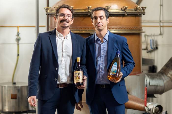 Familia Marí Mayans celebra 145 años de tradición licorera y exporta a diez países desde Ibiza