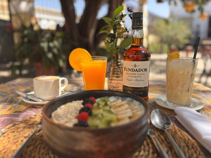 Casa Fundador lanza un brunch dominical con productos locales y cócteles de brandy en Jerez