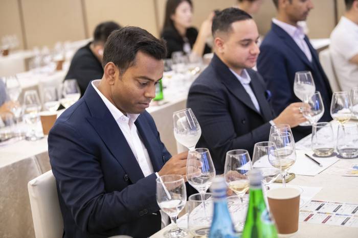 Sake Industry Faces Declining Domestic Sales Amid Surging Global Demand and Rising Production Costs