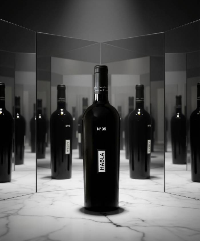 Bodegas HABLA fusiona alta costura y enología con su nuevo Cabernet Franc de edición limitada