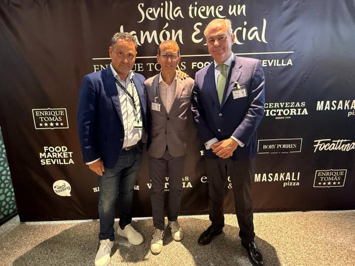 El aeropuerto de Sevilla estrena un nuevo espacio gastronómico de Enrique Tomás en su terminal principal