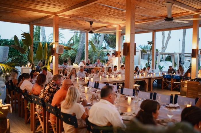 Nikki Beach Mallorca reúne a tres chefs en una cena colaborativa frente al mar