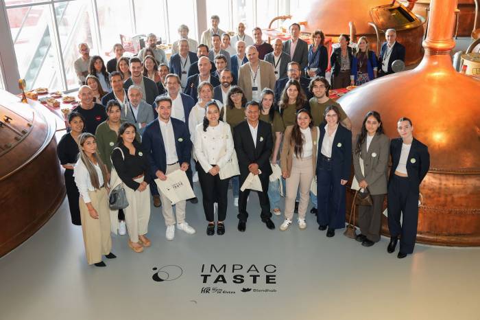 Jóvenes universitarios transforman residuos cerveceros en snacks saludables en la final de ImpacTaste en A Coruña