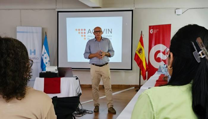La experiencia española en enoturismo impulsa el desarrollo turístico del café en Honduras