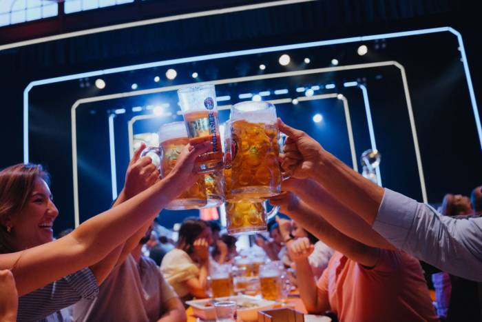 El Oktoberfest vuelve a Madrid con cerveza, gastronomía y música en directo en el Gran Teatro CaixaBank Príncipe Pío