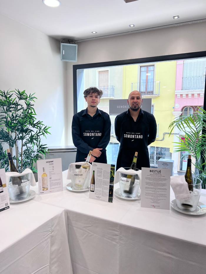 Las primeras jornadas gastronómicas de la Ruta del Vino Somontano reúnen a más de 200 personas en Barbastro