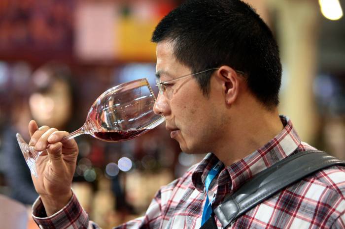 Chinese Wine Industry Shifts Focus to Domestic Market Amid Export Challenges