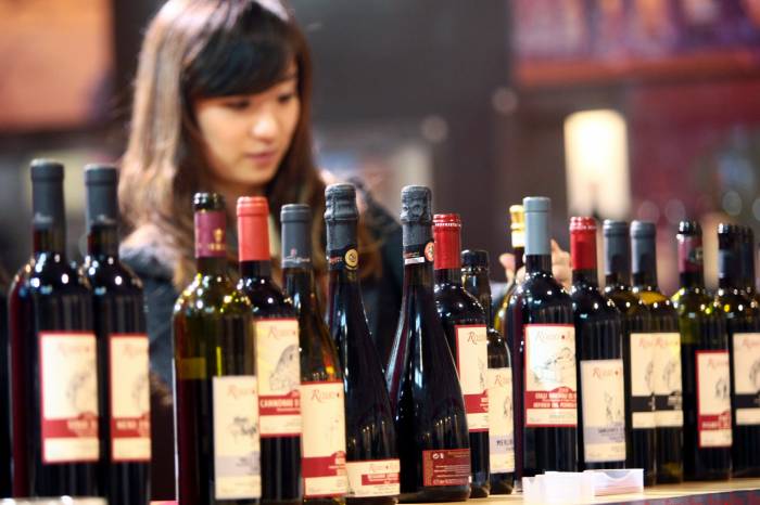 Hong Kong Wine Imports Decline Sharply in 2024 Amid Market Adjustments