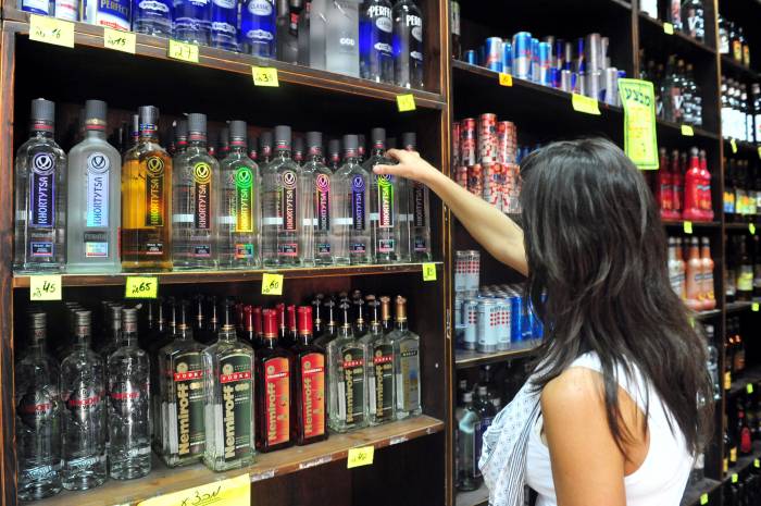 Colombia Proposes Major Tax Hike on Alcoholic Beverages Amid Industry Concerns