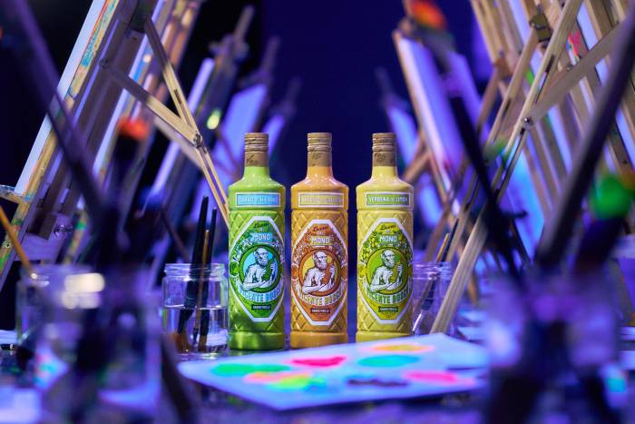 Licores del MONO y VI8RA presentan un plan creativo para el Día de la Madre en Madrid