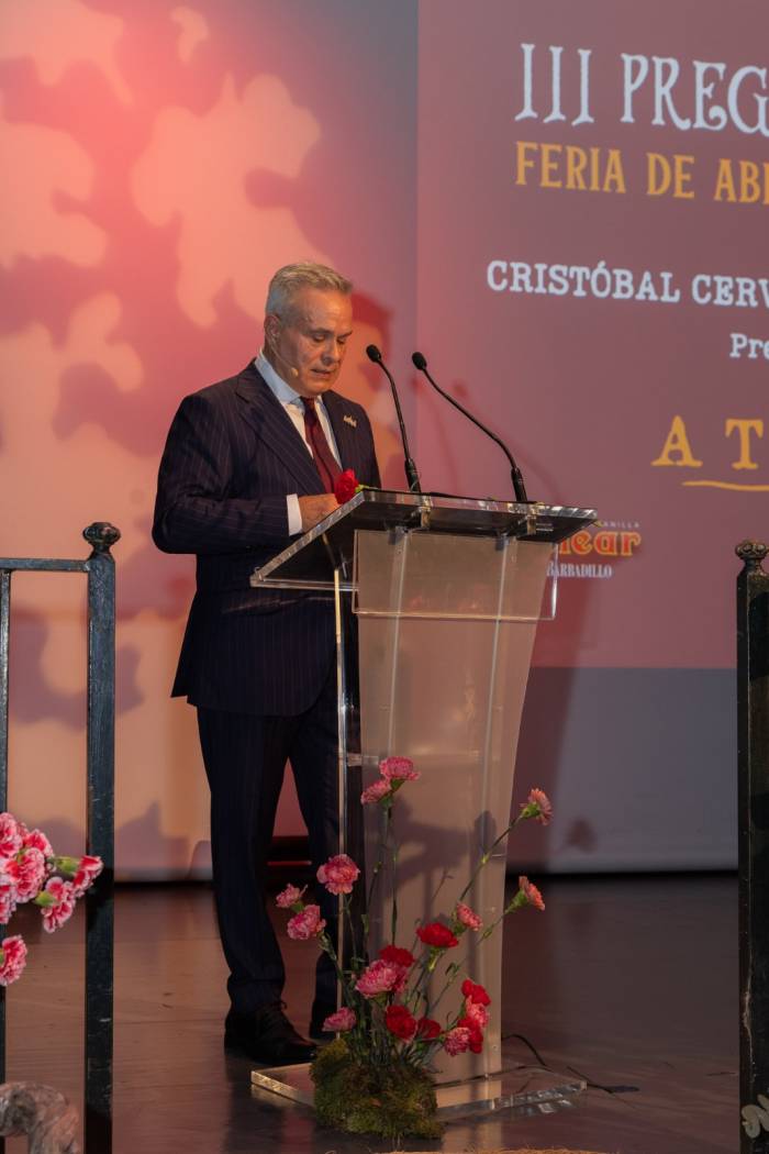 Barbadillo acompaña el pregón de Cristóbal Cervantes en Sevilla