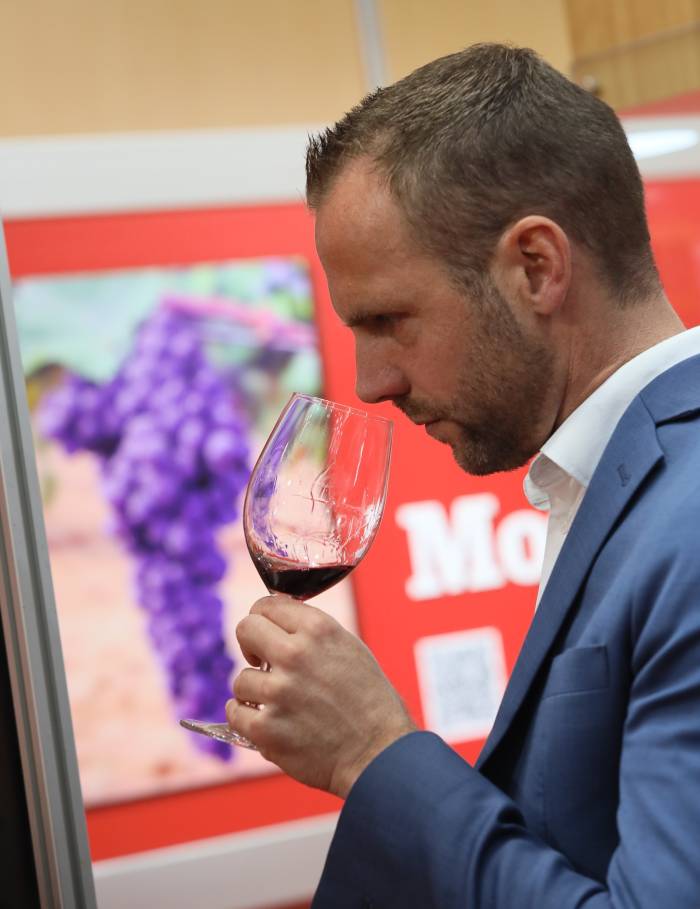 El sector del alcohol se reinventa con sabores dulces y menos graduación