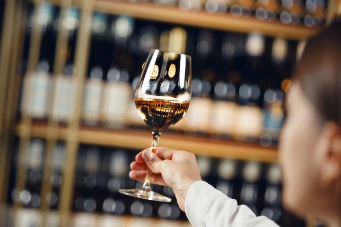 Global wine imports fell in 2025