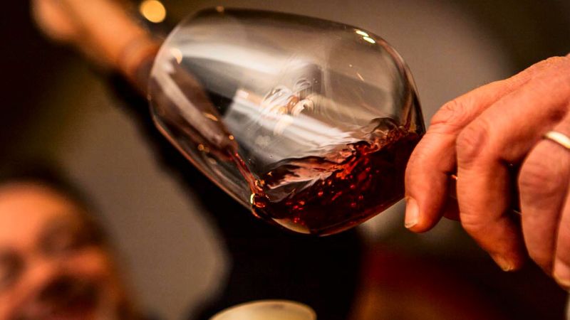 Italian Wine Brands prüft Deals, während die Weinpreise nachgeben