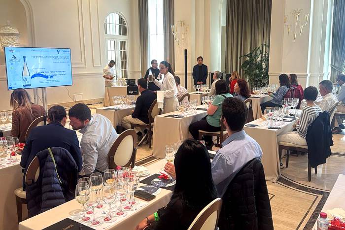 La DO Valencia emociona en Verema Málaga con diez vinos