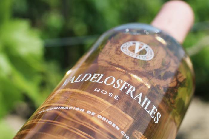 Valdelosfrailes Rosé 2025 logra la Medalla de Oro en el Concurso Mundial de Bruselas