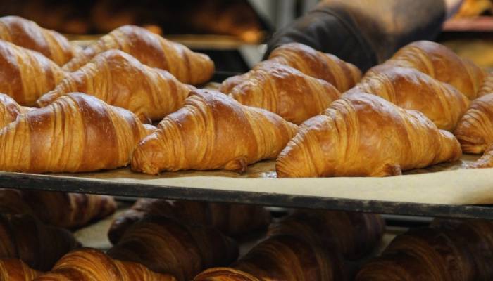 Los churros con chocolate se abren paso en el desayuno del turista en Madrid