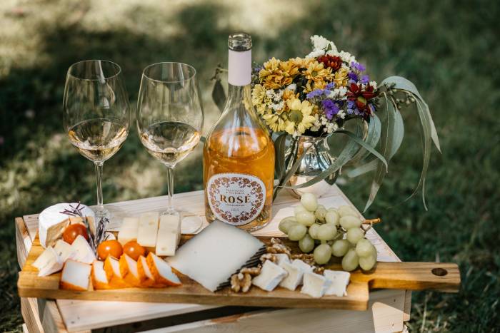 Frontaura & Victoria lleva al verano un rosado limitado y un verdejo con barrica