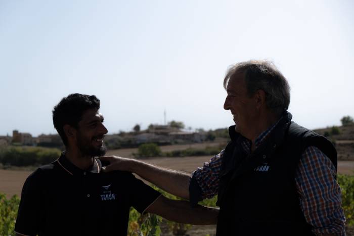 Bodegas Tarón recibe por segunda vez el reconocimiento de 'Cooperativa del Año' de Tim Atkin