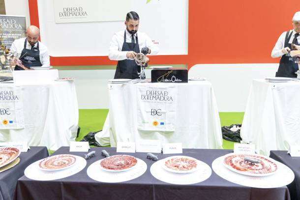 El Salón Gourmets reunirá a los mejores cortadores de jamón ibérico en Madrid