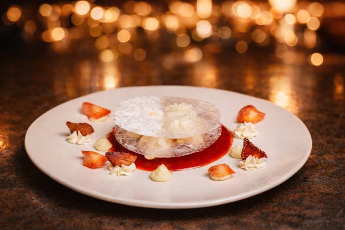 Papúa Colón presenta un postre exclusivo para San Valentín en Madrid