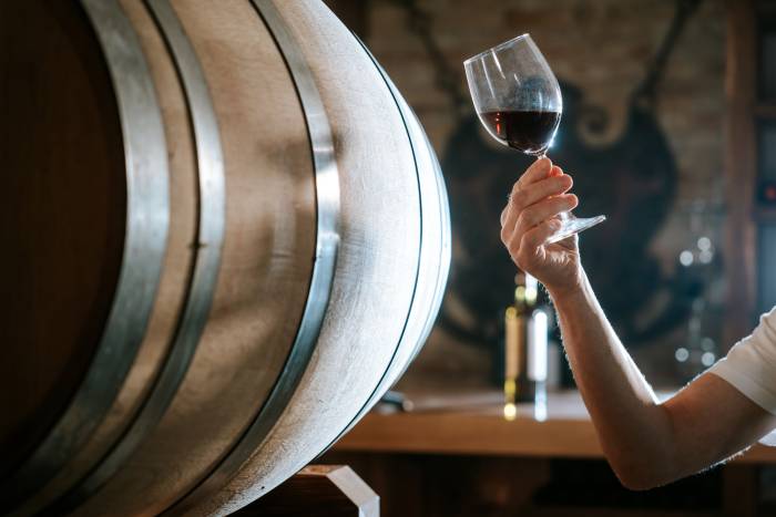 Las exportaciones españolas de vino caen un 3,3% en valor en 2025 por la crisis internacional
