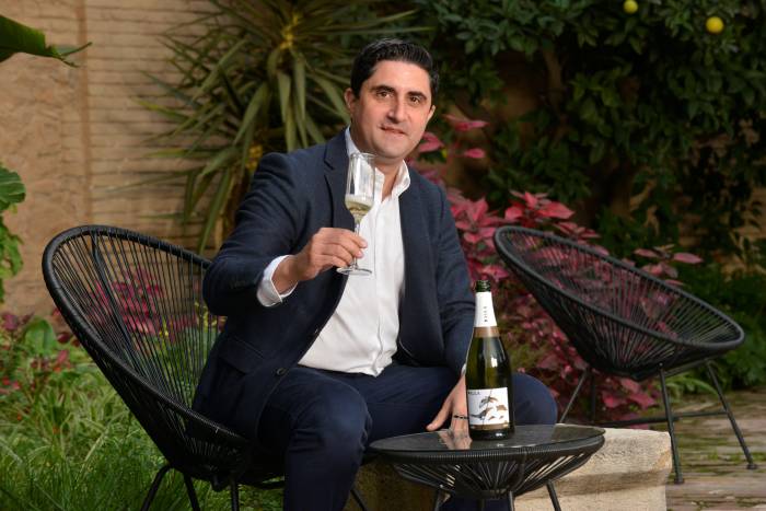 Jorge Srougi asume la presidencia de la Asociación de Elaboradores de Cava de Requena