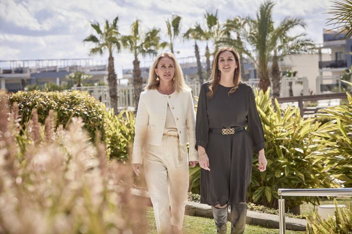 Antonia y María Plomer, 25 años al frente de Zafiro Hotels impulsando la igualdad
