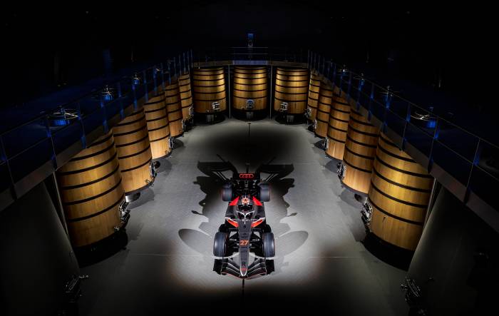 Audi presenta su monoplaza de Fórmula 1 en la bodega Marqués de Murrieta, elegida mejor de Europa