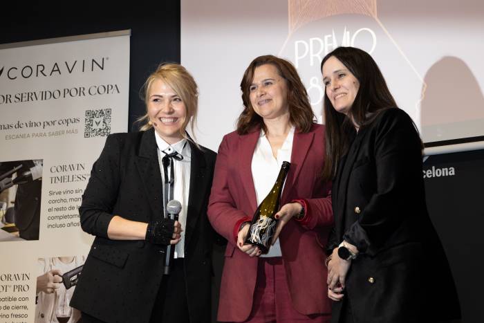 Mayte Calvo de la Banda recibe el Premio Isabel Mijares a la Mejor Enóloga en Barcelona Wine Week