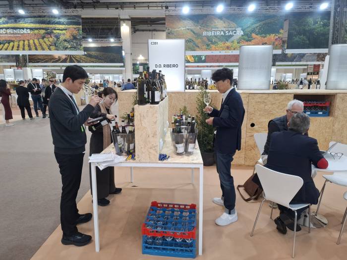 La D.O. Ribeiro presenta más de 150 vinos en la Barcelona Wine Week ante profesionales de 23 países