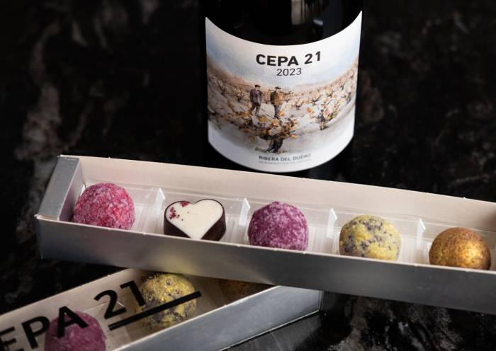 Cepa 21 y Kankel Cacao lanzan bombones de vino para San Valentín