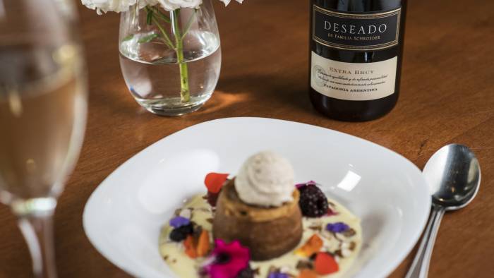 Bodega Familia Schroeder celebra San Valentín con experiencias gastronómicas y atardeceres en la Patagonia