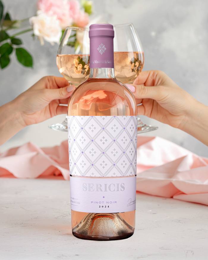 Bodegas Murviedro propone tres vinos para celebrar San Valentín en pareja, familia o amigos