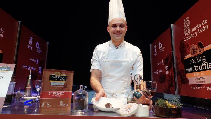 El chef portugués Diego Duarte gana el VI Concurso Internacional Cocinando con Trufa en Soria