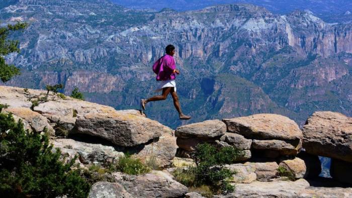 Corredores rarámuri entrenarán en Madrid Río y sortearán un viaje de siete días a México