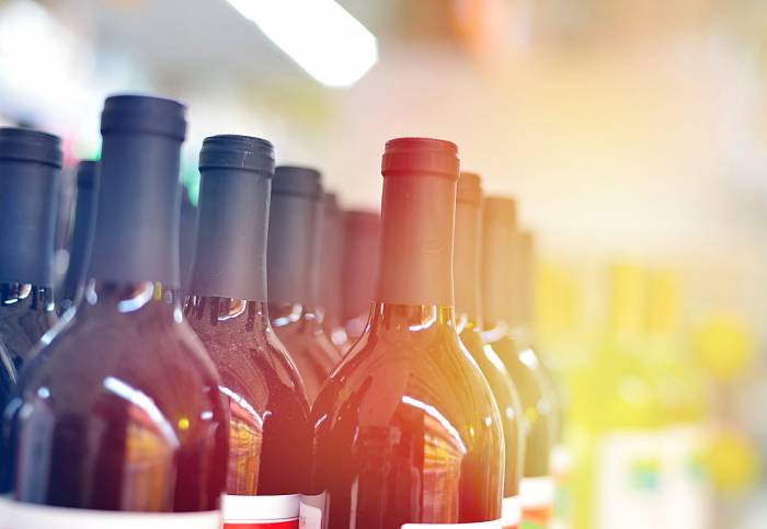 European Wine Exports Drop 4 Percent in 2025 as U.S. Tariffs Hit Shipments