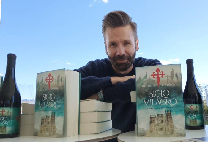 La novela ‘El siglo del milagro’ alcanza su tercera edición en gallego y segunda en español en menos de un año