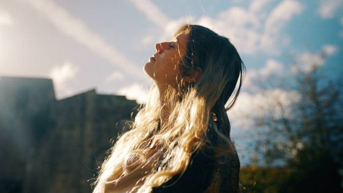 Leticia Rey publica “Abrente” y su videoclip es nominado a los Premios Mestre Mateo