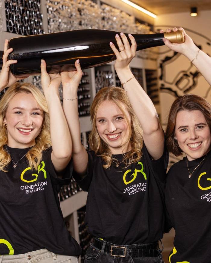 German Wine Advertising Lags Behind as Industry Spends Just 14 Million Euros Amid Fierce Competition