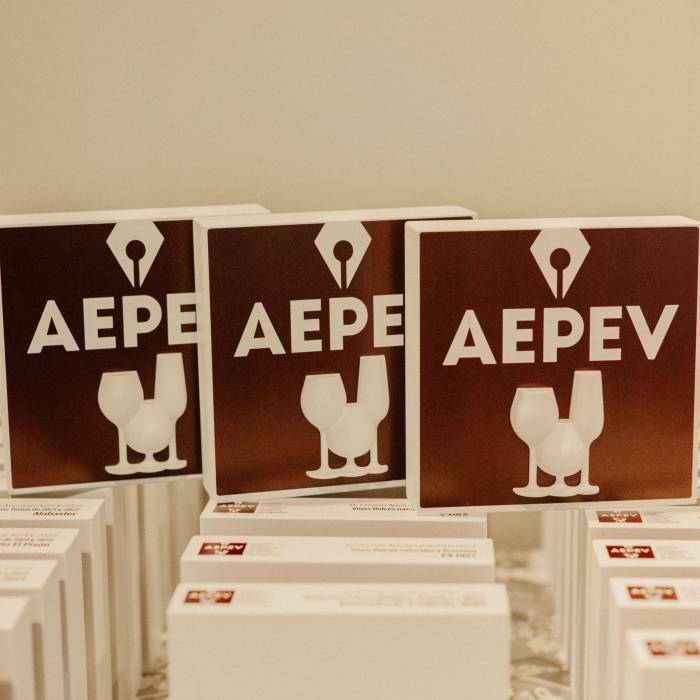 Pago de los Capellanes Crianza 2023 elegido mejor vino de España en los premios AEPEV