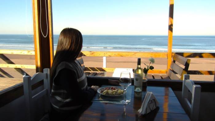 Tres Arroyos impulsa el invierno en la costa mientras reclama mantener la Zona Fría